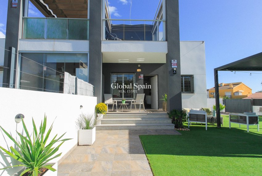 Resale - HOUSE -
TORREVIEJA - Costa Blanca