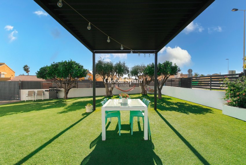 Resale - HOUSE -
TORREVIEJA - Costa Blanca