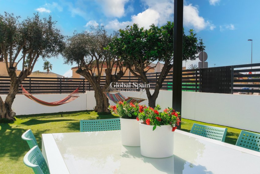 Resale - HOUSE -
TORREVIEJA - Costa Blanca