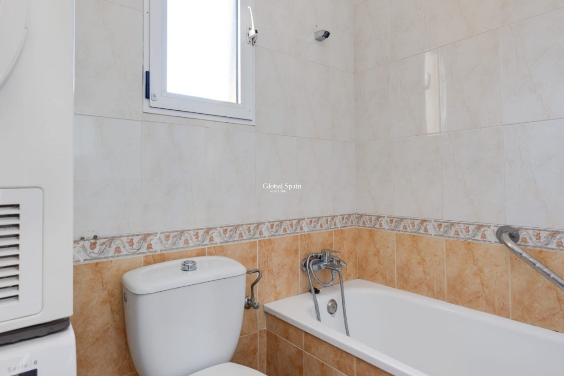 Resale - HOUSE -
TORREVIEJA - Costa Blanca