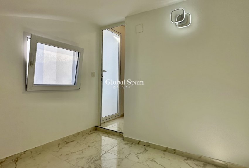 Resale - HOUSE -
TORREVIEJA - Costa Blanca
