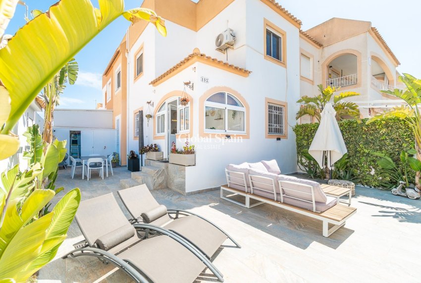 Resale - HOUSE -
TORREVIEJA - Costa Blanca