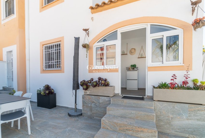 Resale - HOUSE -
TORREVIEJA - Costa Blanca