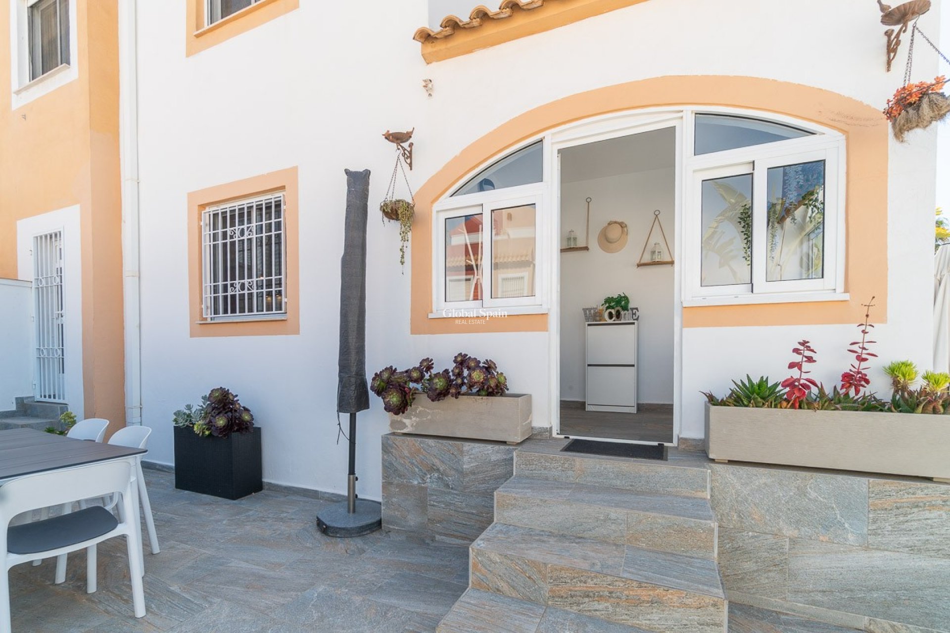 Resale - HOUSE -
TORREVIEJA - Costa Blanca