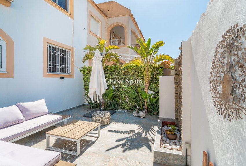 Resale - HOUSE -
TORREVIEJA - Costa Blanca