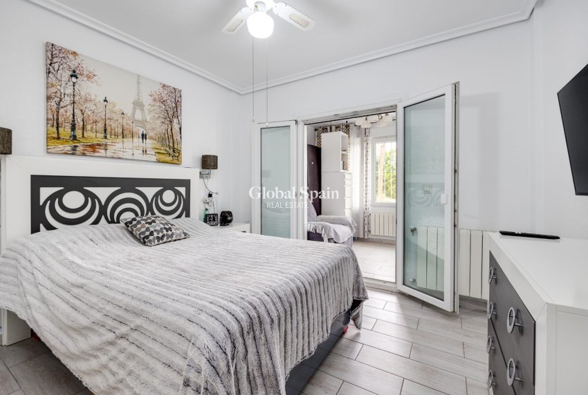 Resale - HOUSE -
TORREVIEJA - Costa Blanca