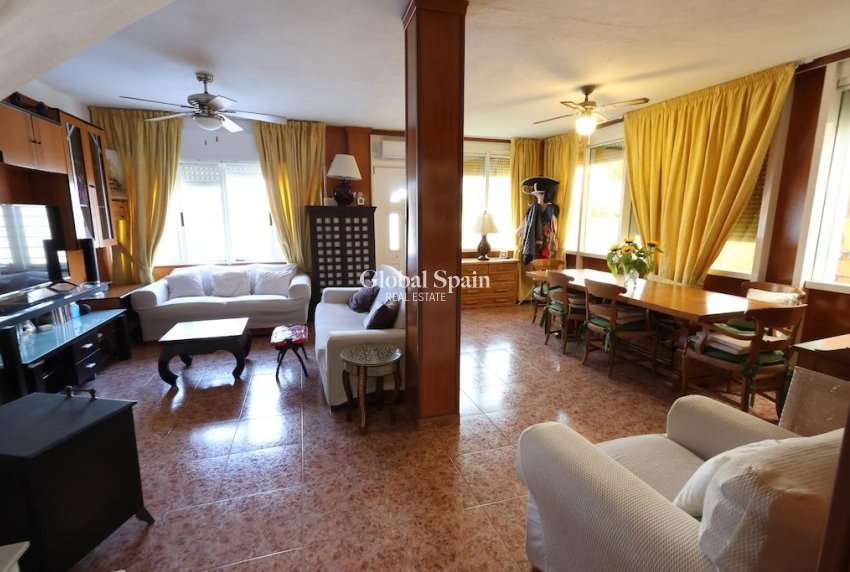 Resale - HOUSE -
TORREVIEJA - Costa Blanca