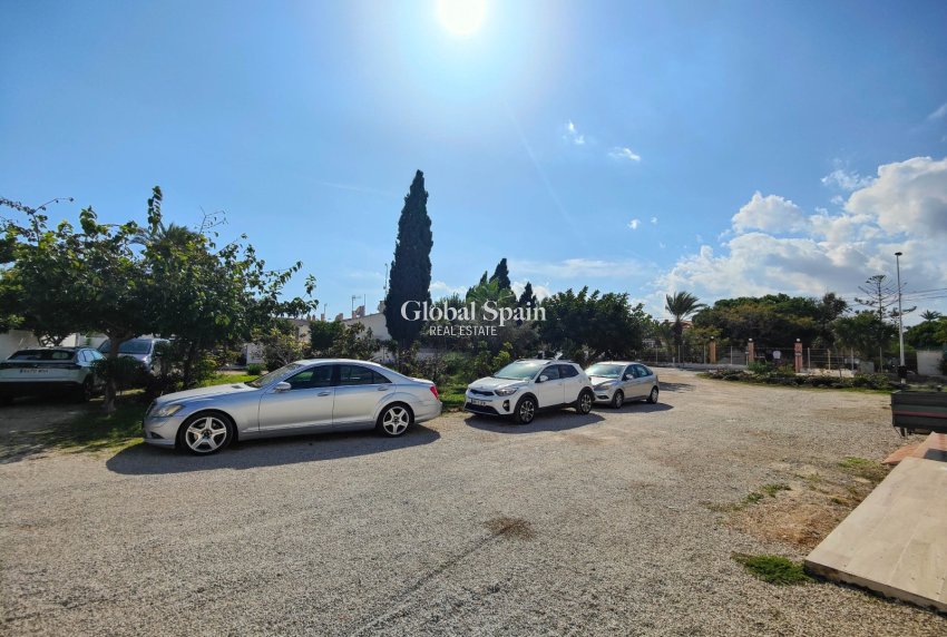 Resale - HOUSE -
TORREVIEJA - Costa Blanca