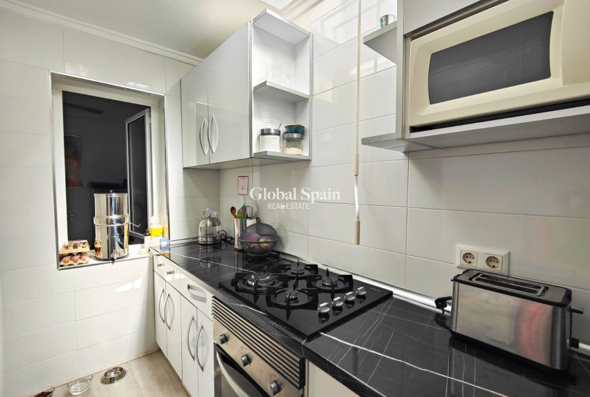 Resale - HOUSE -
TORREVIEJA - Costa Blanca
