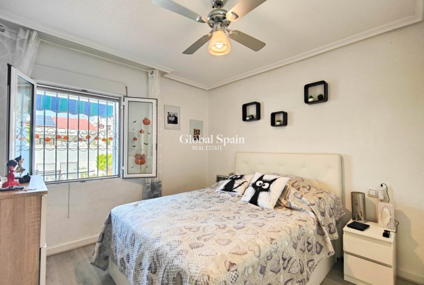 Resale - HOUSE -
TORREVIEJA - Costa Blanca