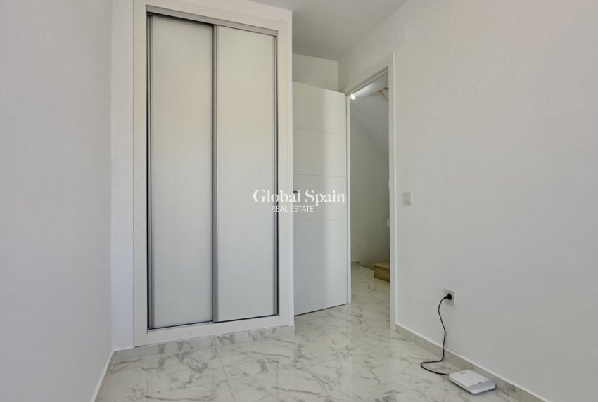 Resale - HOUSE -
TORREVIEJA - Costa Blanca