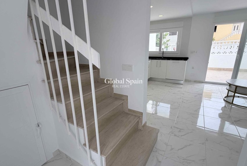 Resale - HOUSE -
TORREVIEJA - Costa Blanca