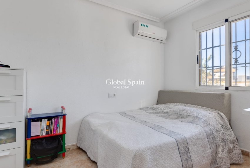 Resale - HOUSE -
TORREVIEJA - Costa Blanca