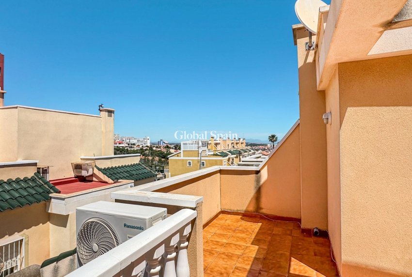 Resale - HOUSE -
TORREVIEJA - Costa Blanca