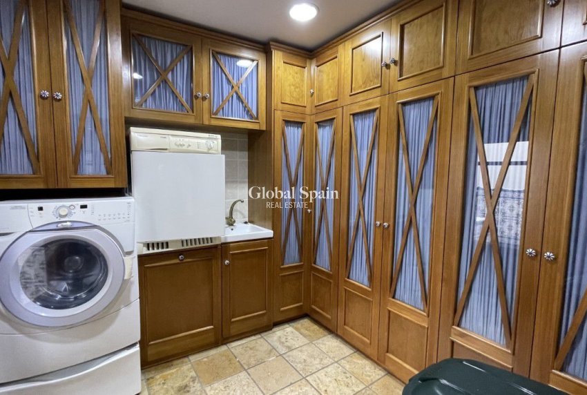 Resale - HOUSE -
TORREVIEJA - Costa Blanca