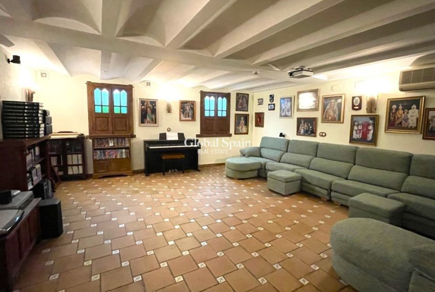 Resale - HOUSE -
TORREVIEJA - Costa Blanca