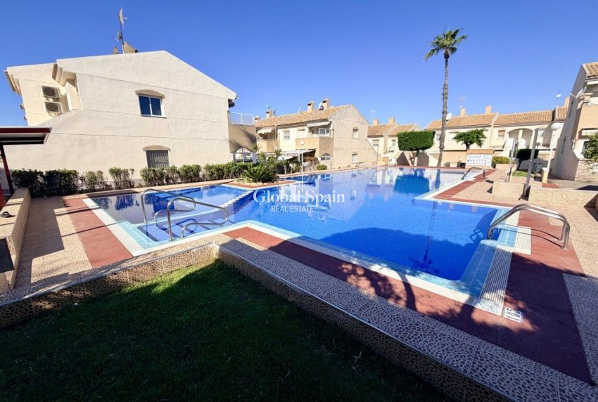 Resale - HOUSE -
TORREVIEJA - Costa Blanca