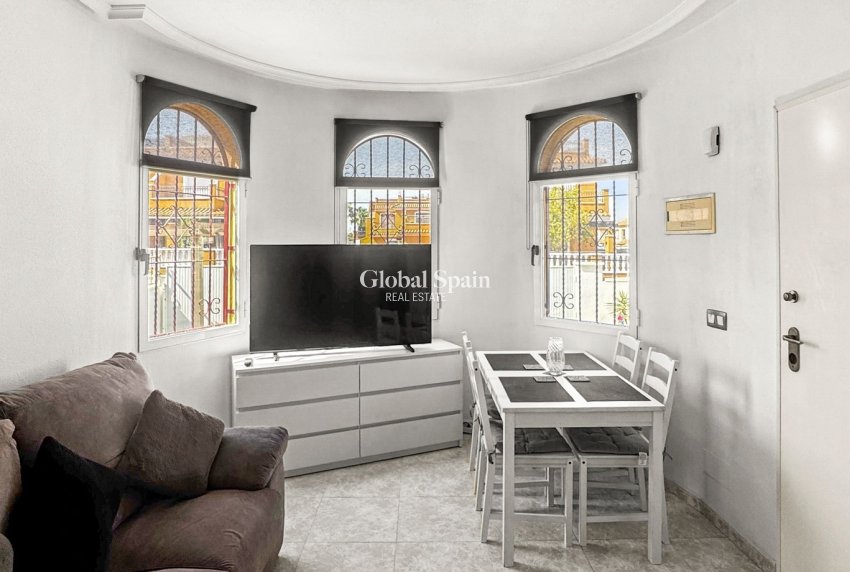 Resale - HOUSE -
TORREVIEJA - Costa Blanca