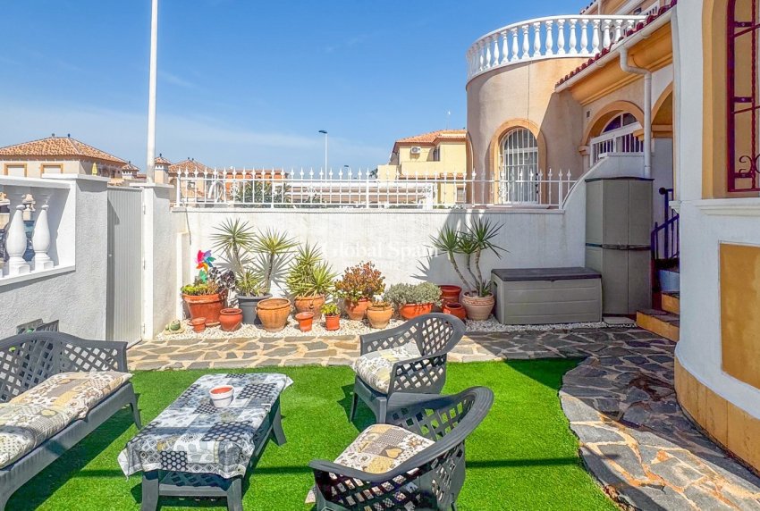 Resale - HOUSE -
TORREVIEJA - Costa Blanca