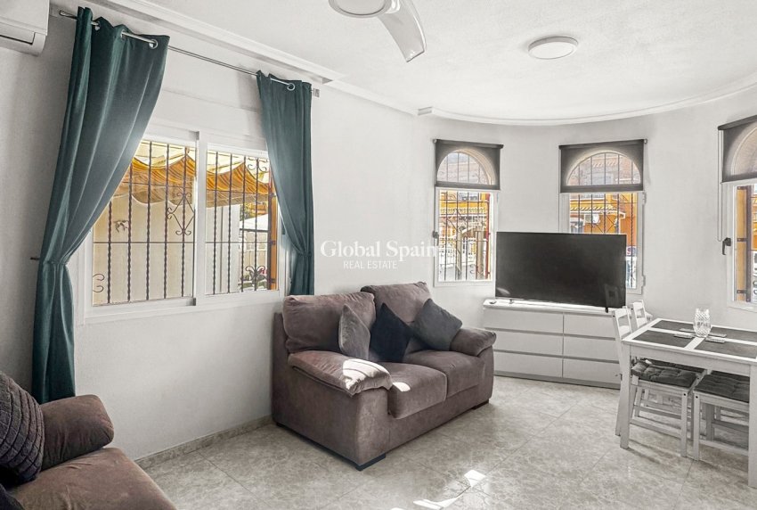 Resale - HOUSE -
TORREVIEJA - Costa Blanca