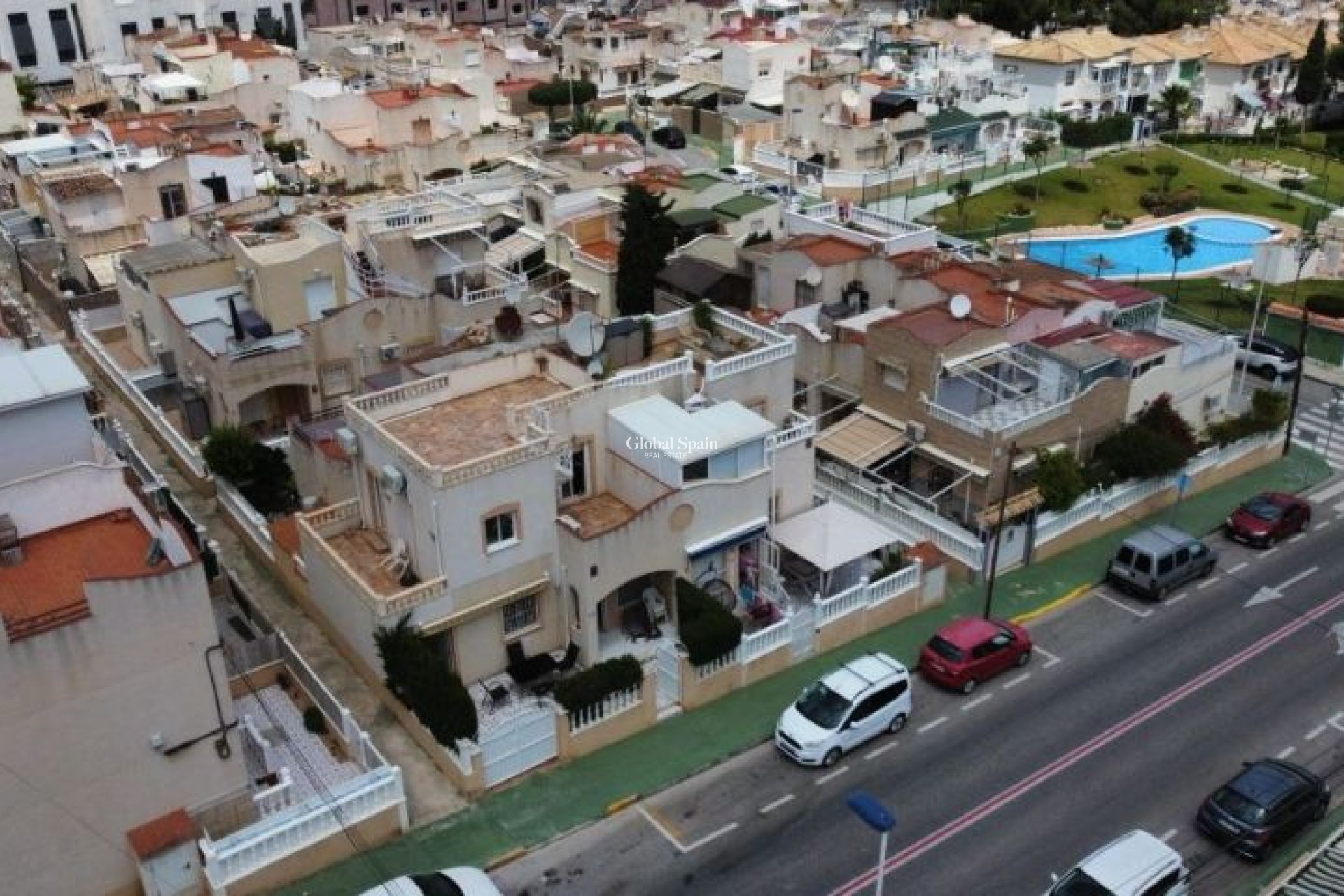 Resale - HOUSE -
TORREVIEJA - Costa Blanca