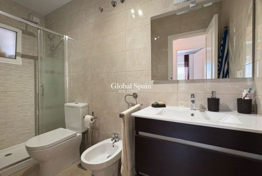 Resale - HOUSE -
TORREVIEJA - Costa Blanca