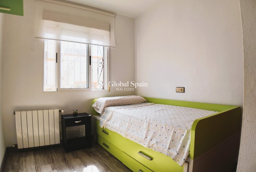 Resale - HOUSE -
TORREVIEJA - Costa Blanca