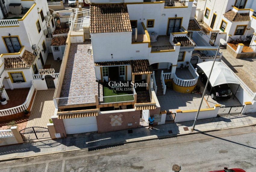 Resale - HOUSE -
TORREVIEJA - Costa Blanca