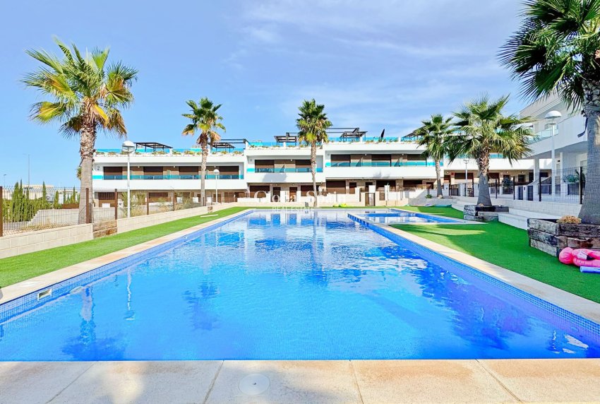 Resale - HOUSE -
TORREVIEJA - Costa Blanca