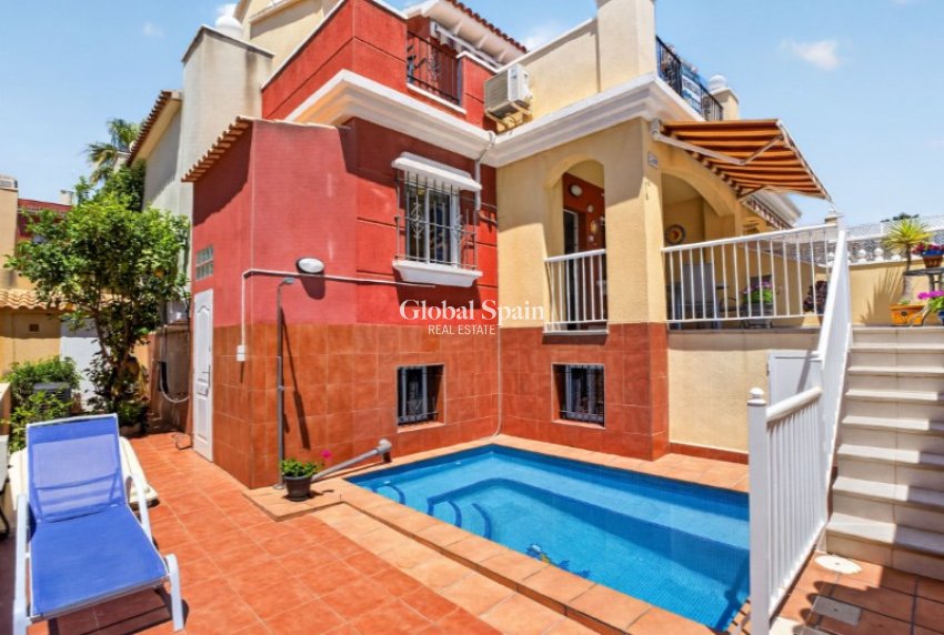Resale - HOUSE -
TORREVIEJA - Costa Blanca
