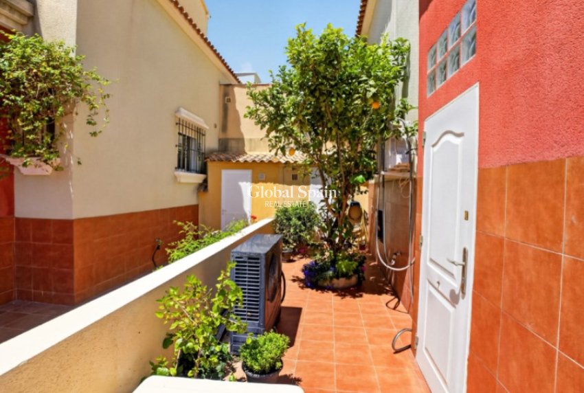 Resale - HOUSE -
TORREVIEJA - Costa Blanca