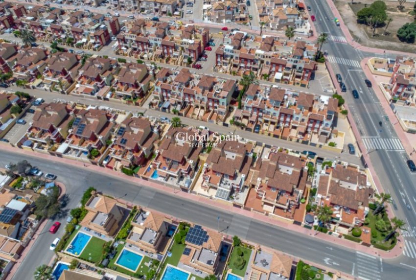 Resale - HOUSE -
TORREVIEJA - Costa Blanca