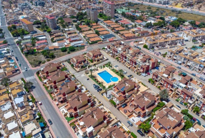 Resale - HOUSE -
TORREVIEJA - Costa Blanca