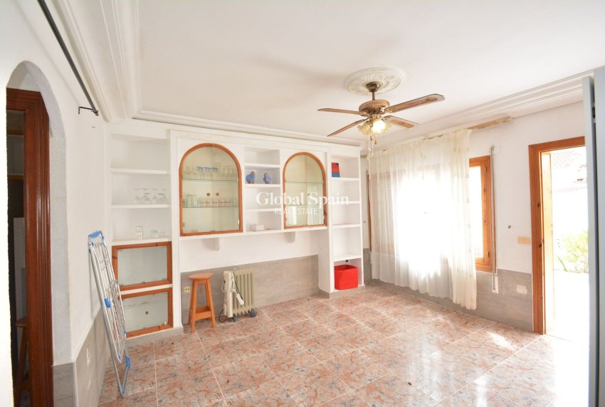 Resale - HOUSE -
TORREVIEJA - Costa Blanca