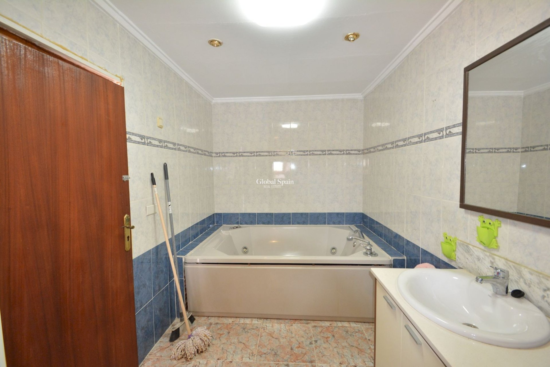 Resale - HOUSE -
TORREVIEJA - Costa Blanca