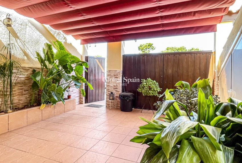 Resale - HOUSE -
TORREVIEJA - Costa Blanca