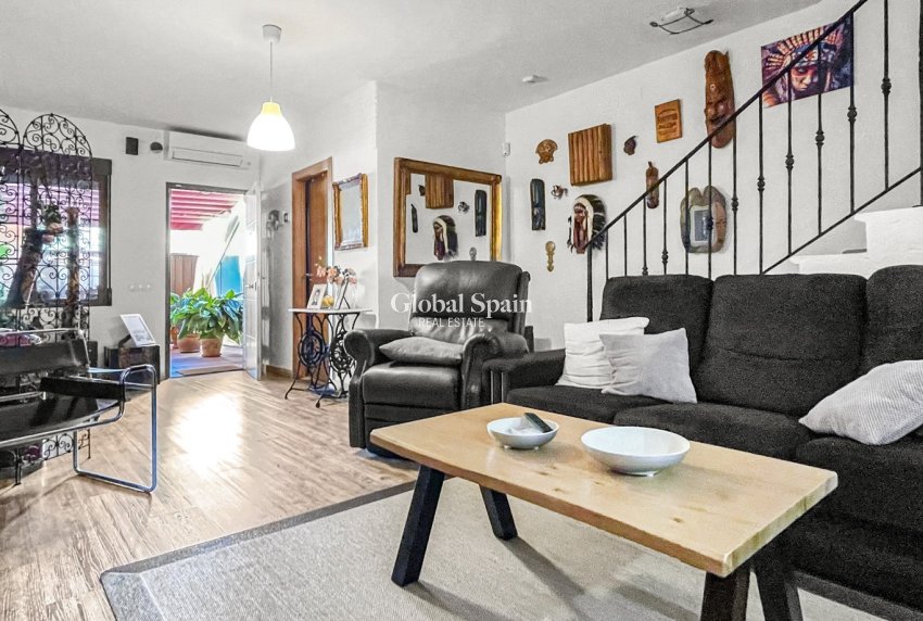 Resale - HOUSE -
TORREVIEJA - Costa Blanca