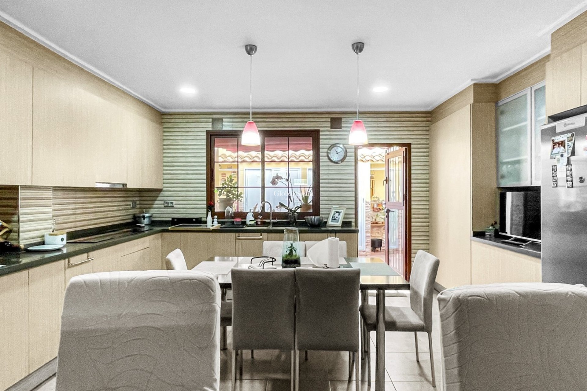 Resale - HOUSE -
TORREVIEJA - Costa Blanca