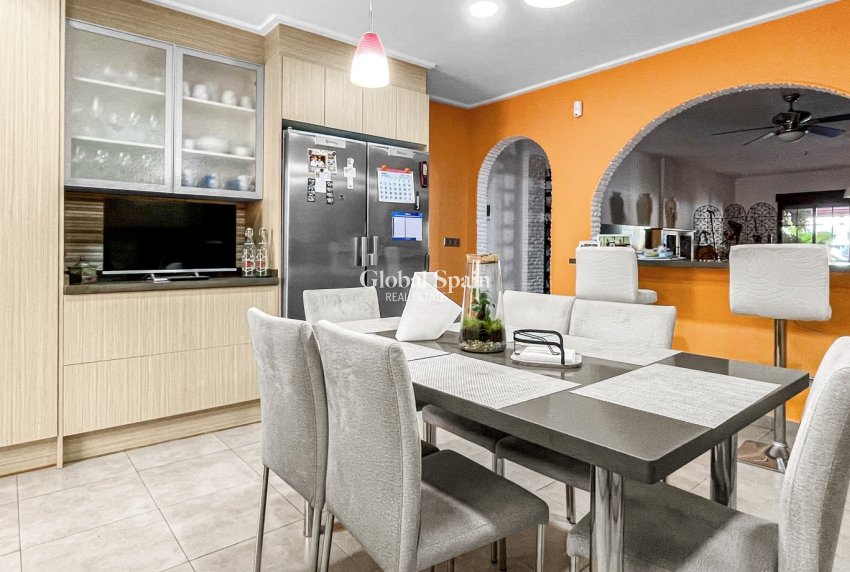 Resale - HOUSE -
TORREVIEJA - Costa Blanca