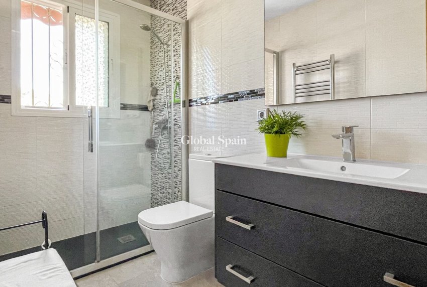 Resale - HOUSE -
TORREVIEJA - Costa Blanca