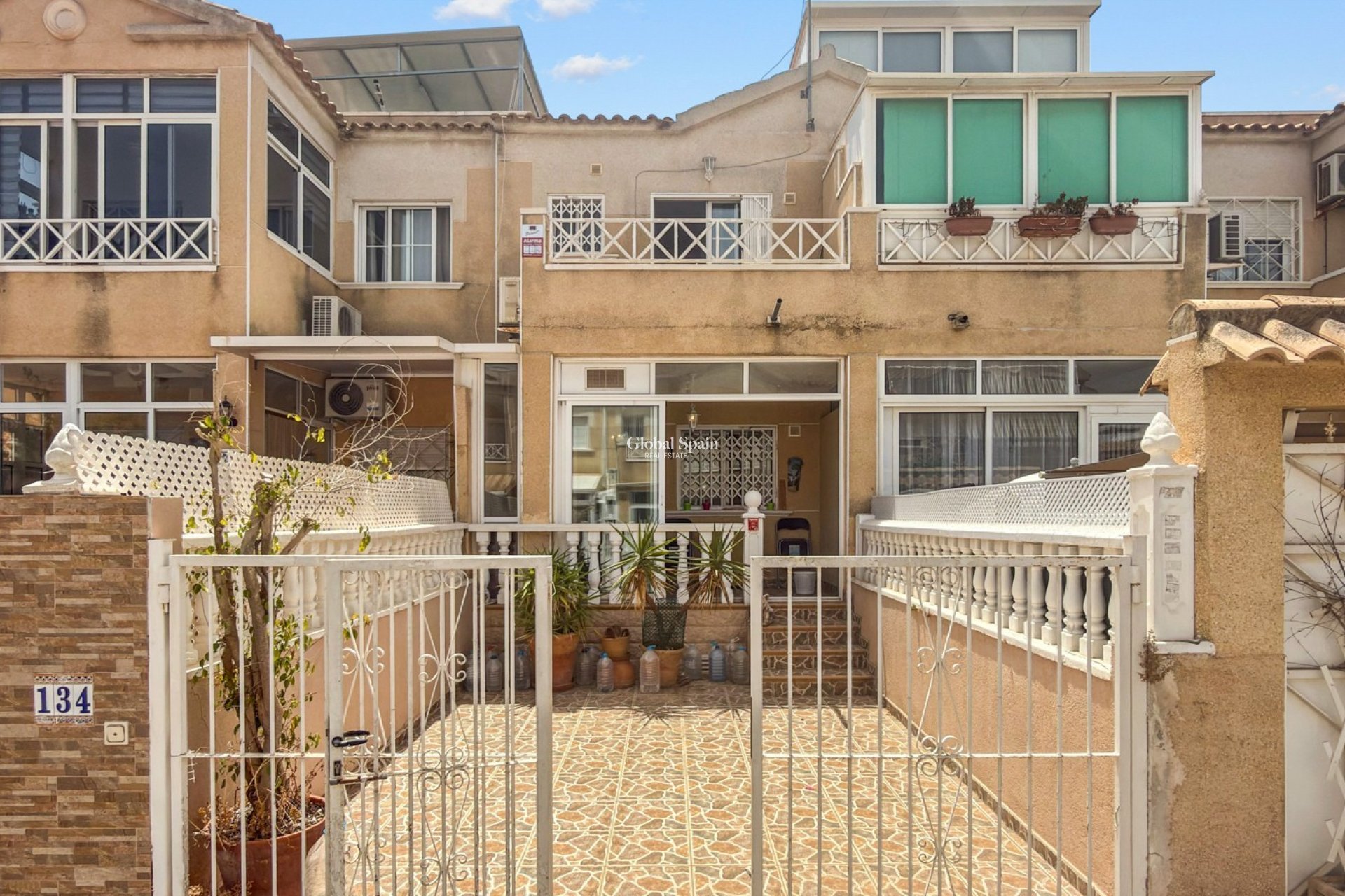 Resale - HOUSE -
TORREVIEJA - Costa Blanca