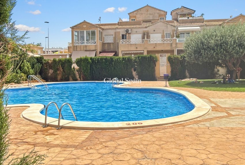 Resale - HOUSE -
TORREVIEJA - Costa Blanca