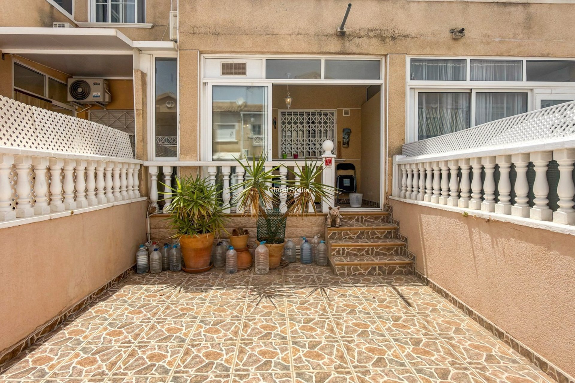 Resale - HOUSE -
TORREVIEJA - Costa Blanca