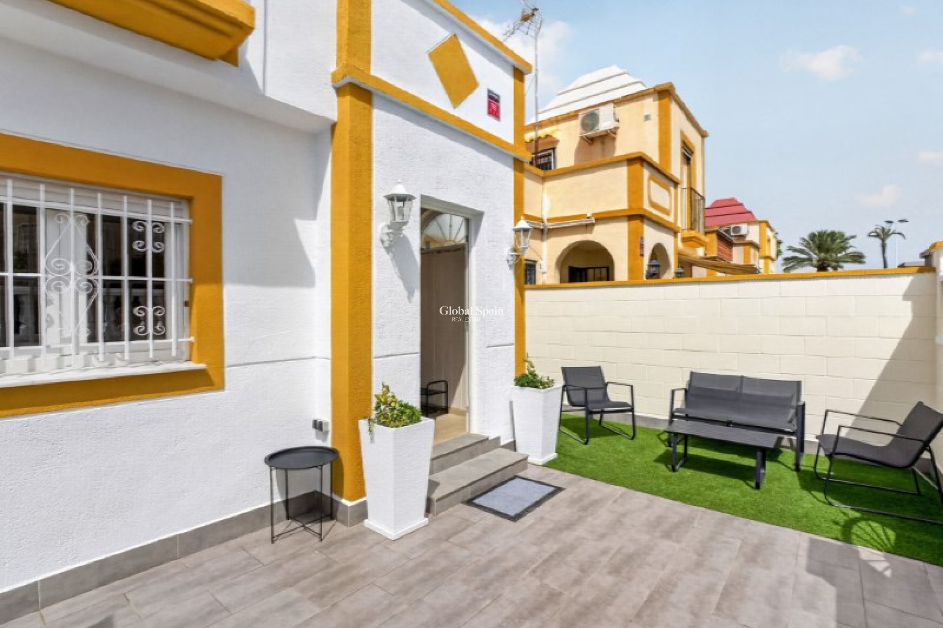 Resale - HOUSE -
TORREVIEJA - Costa Blanca