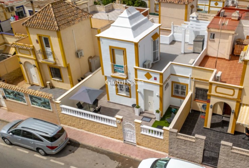 Resale - HOUSE -
TORREVIEJA - Costa Blanca