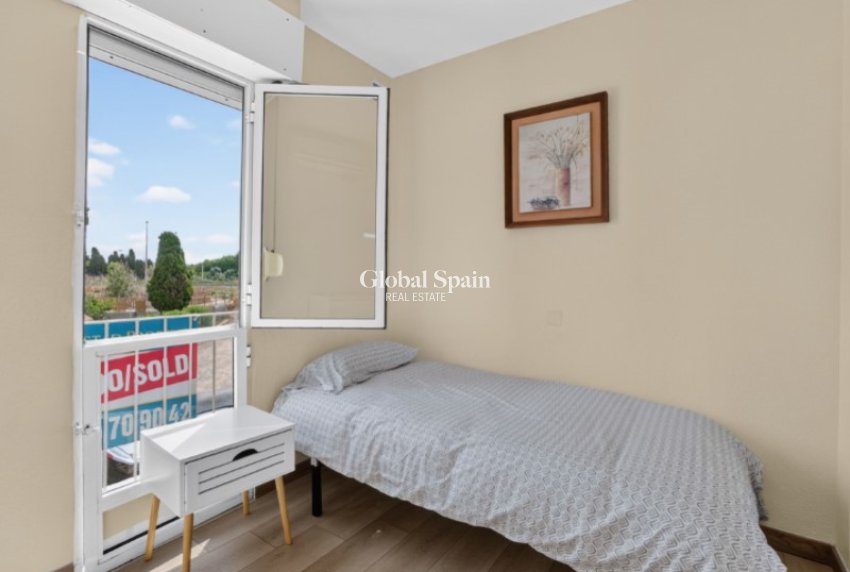 Resale - HOUSE -
TORREVIEJA - Costa Blanca