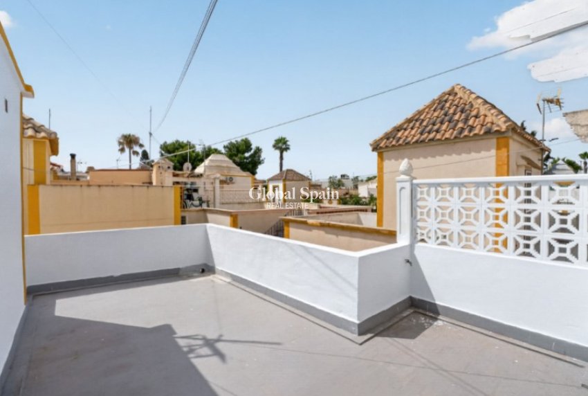 Resale - HOUSE -
TORREVIEJA - Costa Blanca