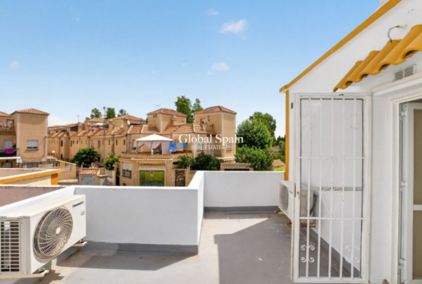 Resale - HOUSE -
TORREVIEJA - Costa Blanca