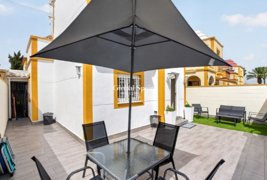 Resale - HOUSE -
TORREVIEJA - Costa Blanca
