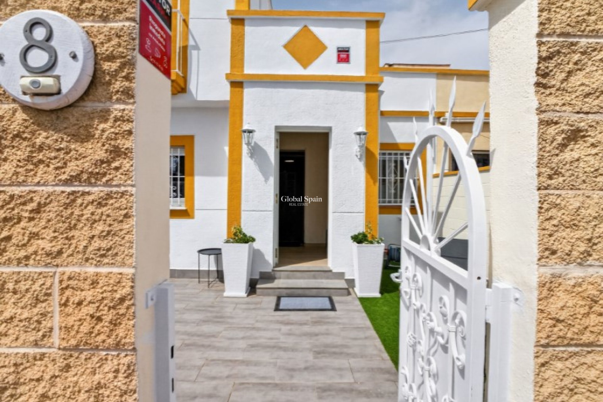 Resale - HOUSE -
TORREVIEJA - Costa Blanca